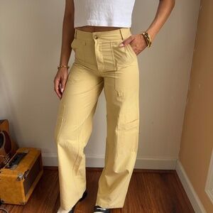 Cream tan high-waisted ZARA wide leg cargo pants